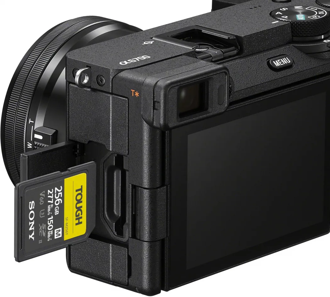 Sony Alpha ILCE-6700 + 18-135mm – Bild 11